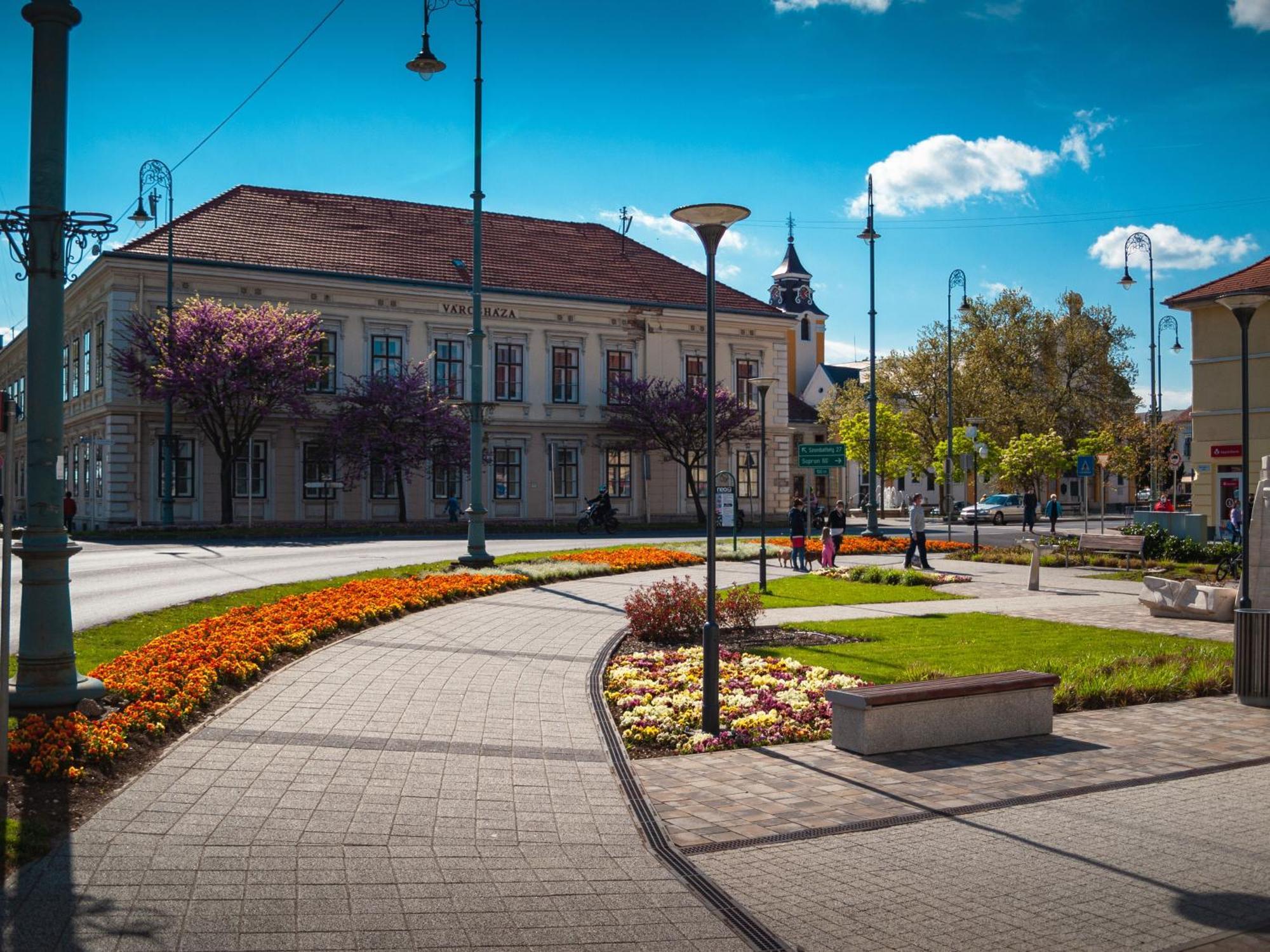 Berill Suites Sárvár 外观 照片
