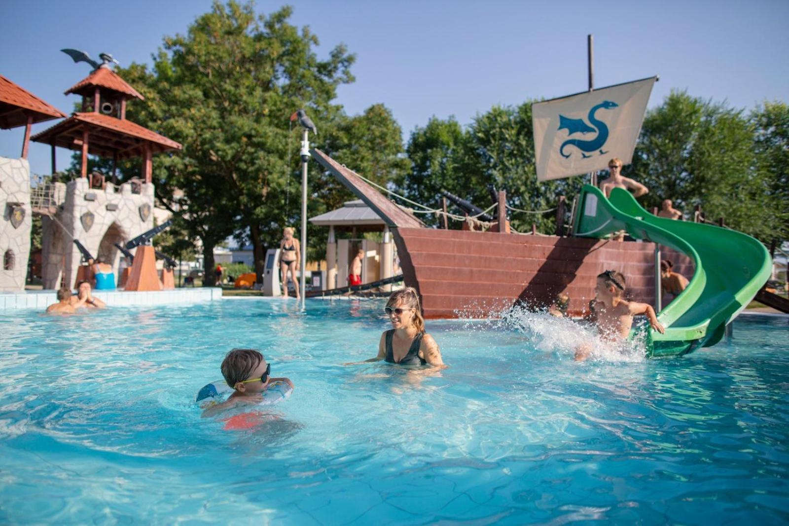 Berill Suites Sárvár 外观 照片